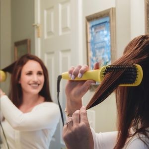 Accessories - Drybar brush crush Accessories - Drybar brush crush
